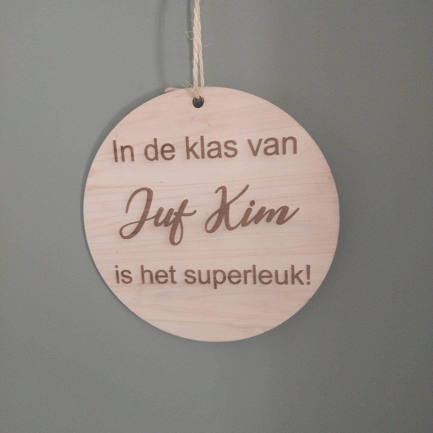 Houten bord in de klas van.. juf/meester