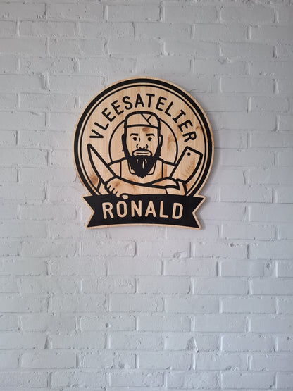 Houten bord met logo in epoxy